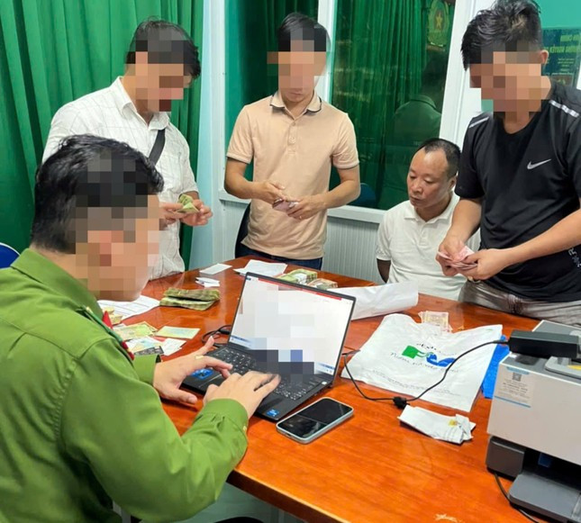 Người bán cháo lòng mạo danh Cảnh sát hình sự để lừa ‘chạy án’ cho đại gia khoáng sản ở Bình Thuận ảnh 1