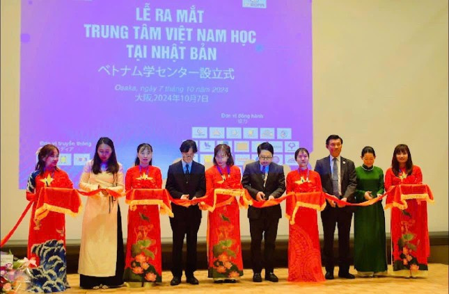 Ra mắt ‘Trung tâm Việt Nam học’ tại Osaka, Nhật Bản ảnh 1