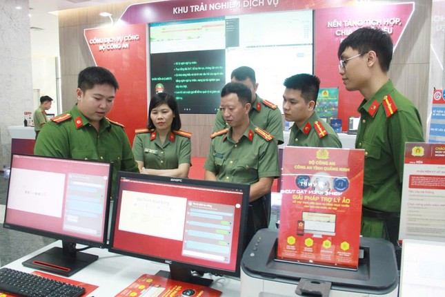 Bộ trưởng Lương Tam Quang: Chuyển đổi số cần đảm bảo thực chất và tiện lợi ảnh 2