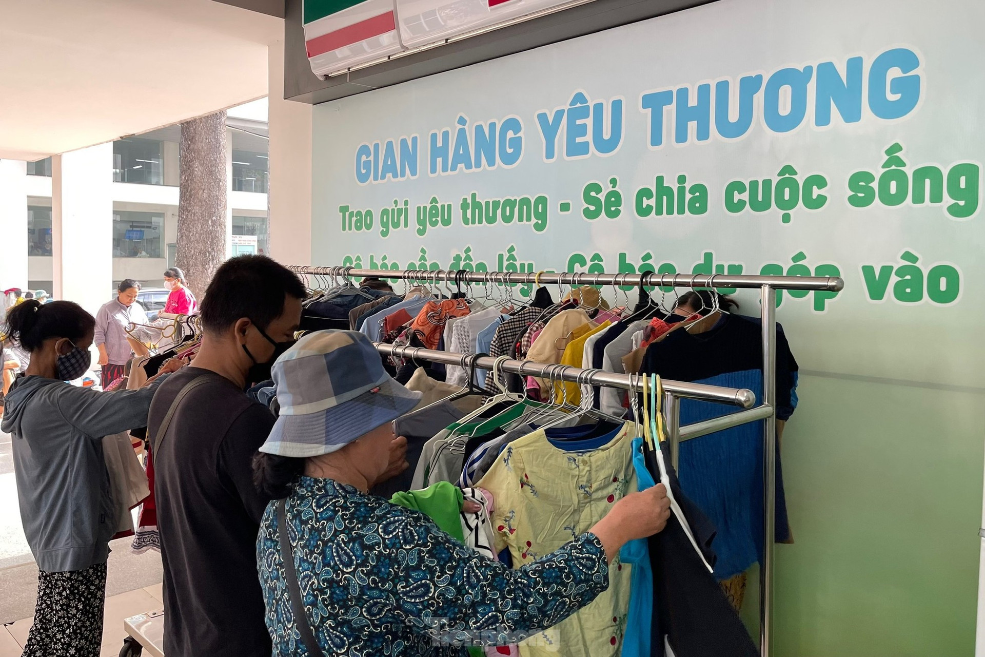 Ở nơi bệnh nhân truyền hóa chất như 'ngồi ghế thương gia' ảnh 9