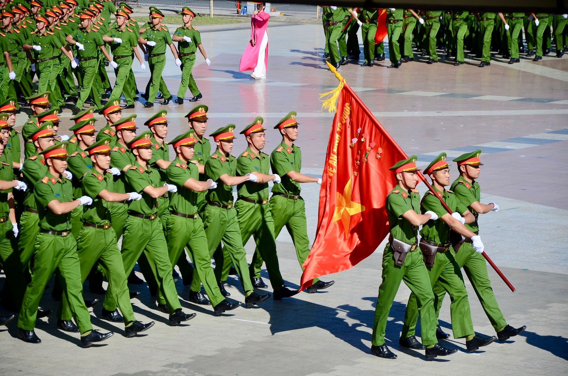 Mãn nhãn màn biểu diễn võ thuật, chống bạo động tại Quảng trường Đà Lạt ảnh 2