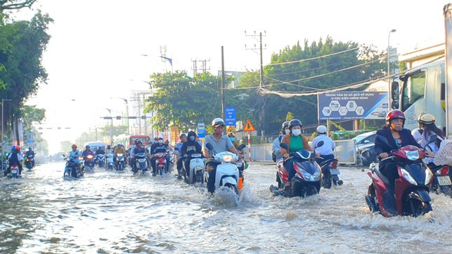 Triều cường ở Cần Thơ có thể vượt mốc kỷ lục trong những ngày tới ảnh 1