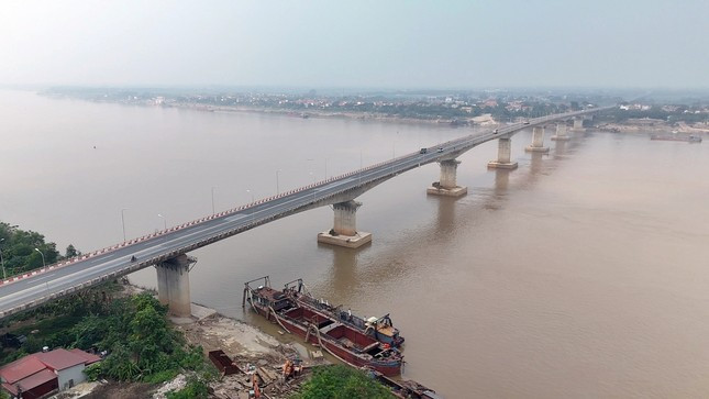 Cận cảnh 'cầu vượt sông dài nhất Việt Nam' sau gần 10 năm hoạt động ảnh 8