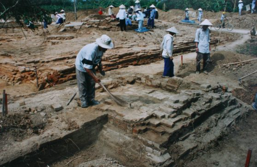 Khai quật khảo cổ ở thánh địa trải dài 15km, Việt Nam phát hiện báu vật cổ đúc từ vàng, đồng, đá quý lớn nhất Đông Nam Á - ảnh 3