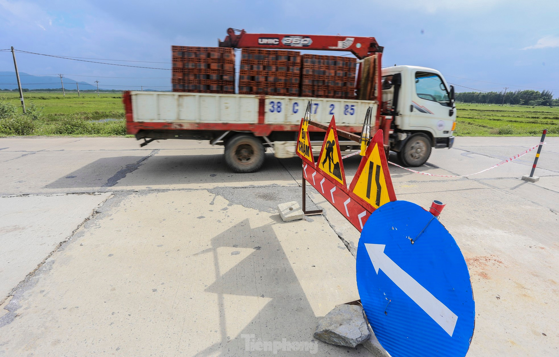 3km quốc lộ 1A qua Hà Tĩnh chắp vá như 'áo rách' ảnh 8