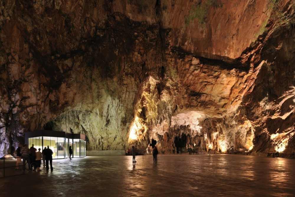 Bên trong hang động dài 24km đặt bưu điện dưới lòng đất đầu tiên trên thế giới, ẩn chứa cả loài ‘rồng non’ có thể sống tới 100 năm - ảnh 4