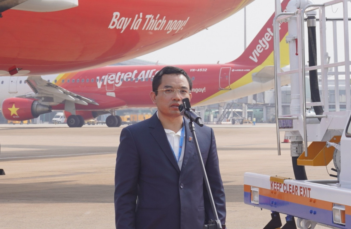 Vietjet tiên phong khai thác chuyến bay đầu tiên sử dụng nhiên liệu hàng không bền vững SAF do Petrolimex Aviation cung cấp, giảm thải 80% carbon