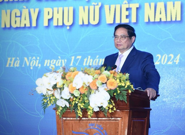 Thủ tướng Phạm Minh Chính: Tạo nên bức tranh đẹp, giàu bản sắc phụ nữ Việt Nam ảnh 1