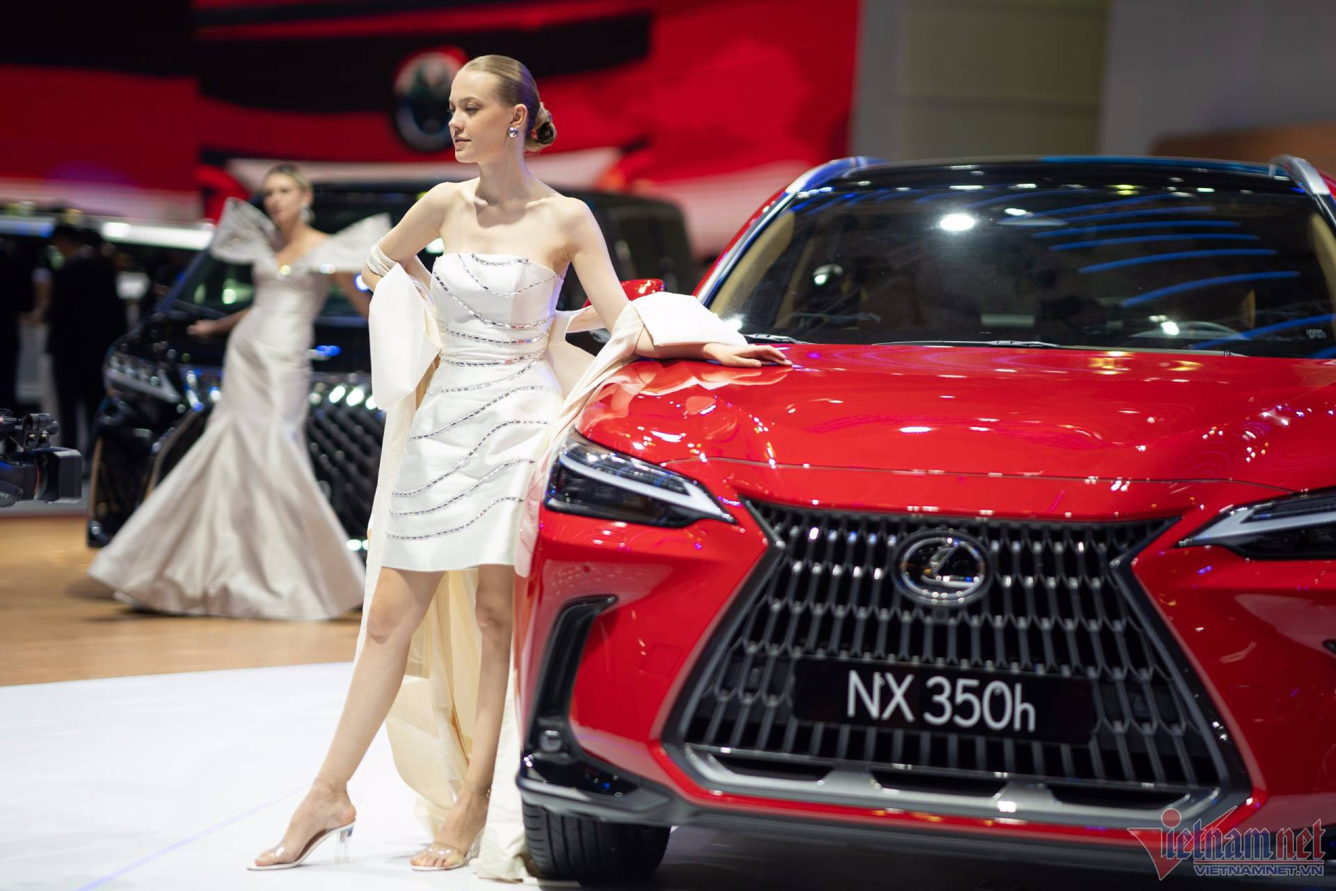 mau tay vms 2022 Lexus.jpg