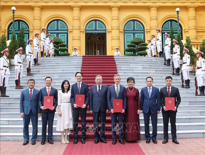 Tổng Bí thư, Chủ tịch nước trao quyết định bổ nhiệm Đại sứ Việt Nam tại Liên Hợp Quốc và các nước- Ảnh 1.