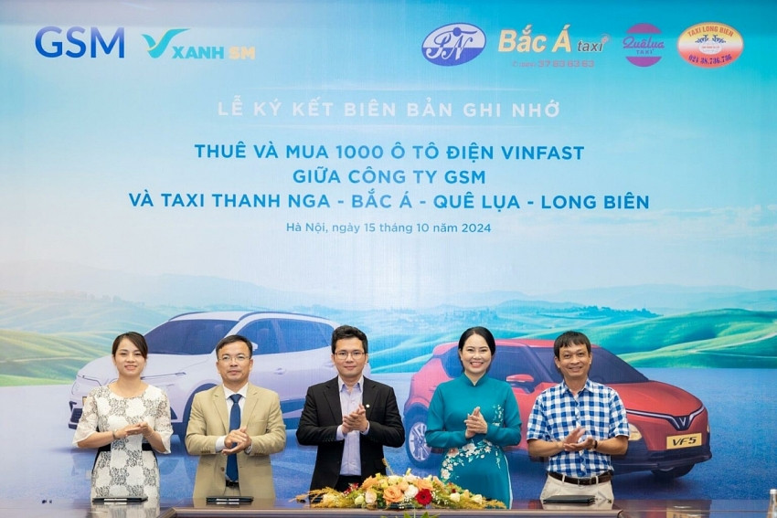 Hàng loạt hãng taxi 'quen mặt' tại Hà Nội chốt hợp đồng thuê, mua 1.000 xe điện VinFast