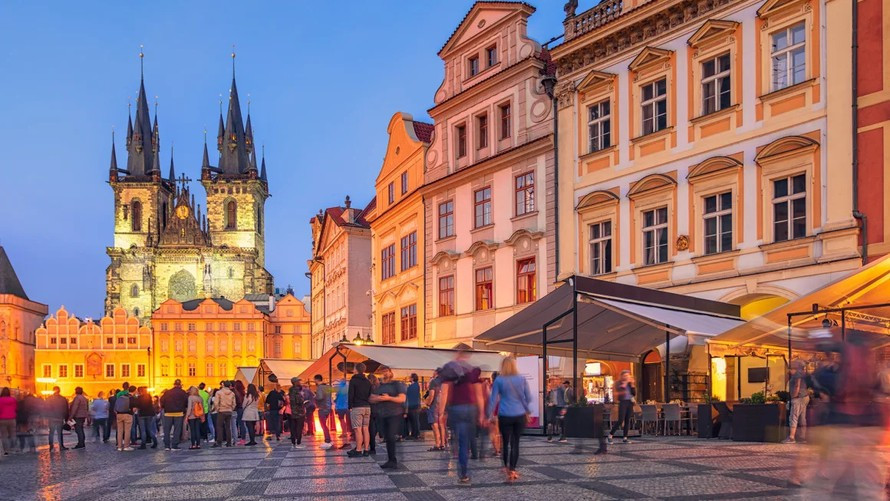 Thành phố Prague ban lệnh cấm các chuyến 