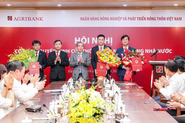 Ngân hàng Agribank có 2 phó tổng giám đốc mới ảnh 1