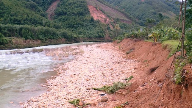 Cảnh báo nguy cơ sạt lở đất ở huyện miền núi Thừa Thiên-Huế ảnh 2