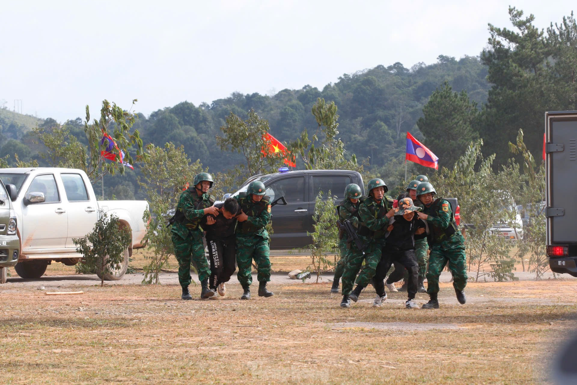 Tình hữu nghị Quân đội Việt Nam - Lào không ngừng được gìn giữ và vun đắp đơm hoa, kết trái ảnh 7