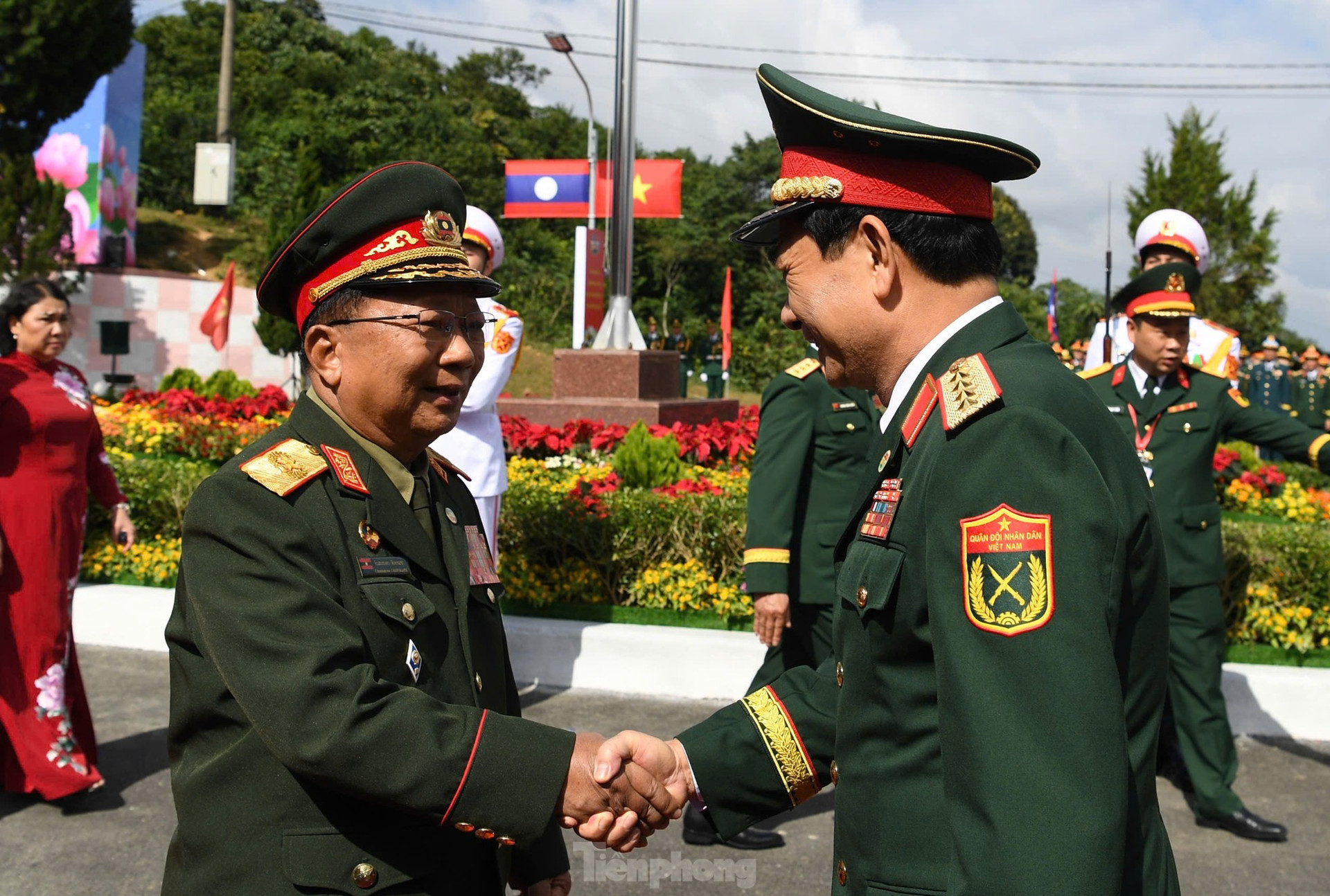 Tình hữu nghị Quân đội Việt Nam - Lào không ngừng được gìn giữ và vun đắp đơm hoa, kết trái ảnh 1