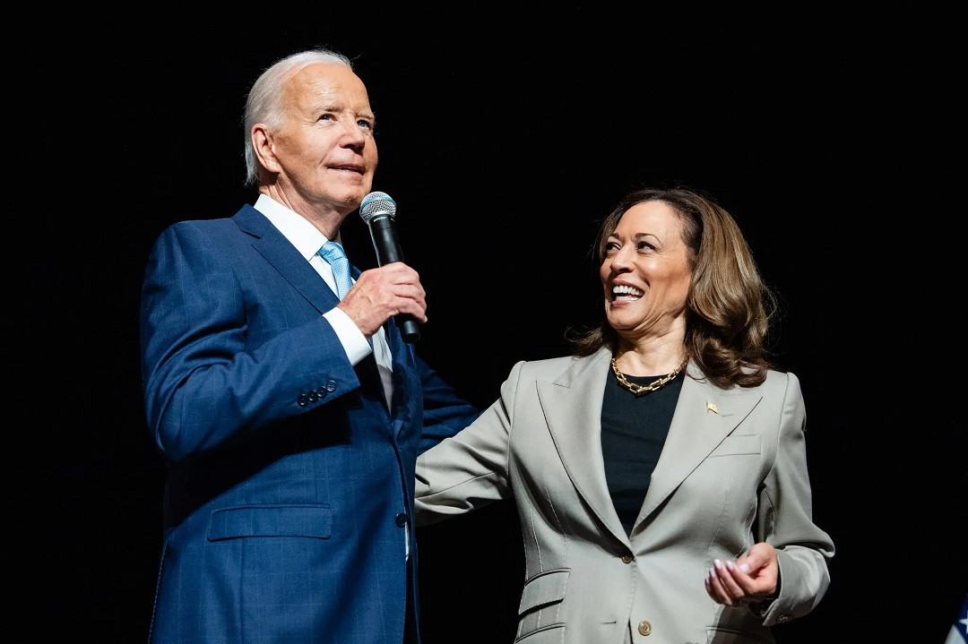 29DC HARRIS BIDEN bcqp superJumbo.jpg