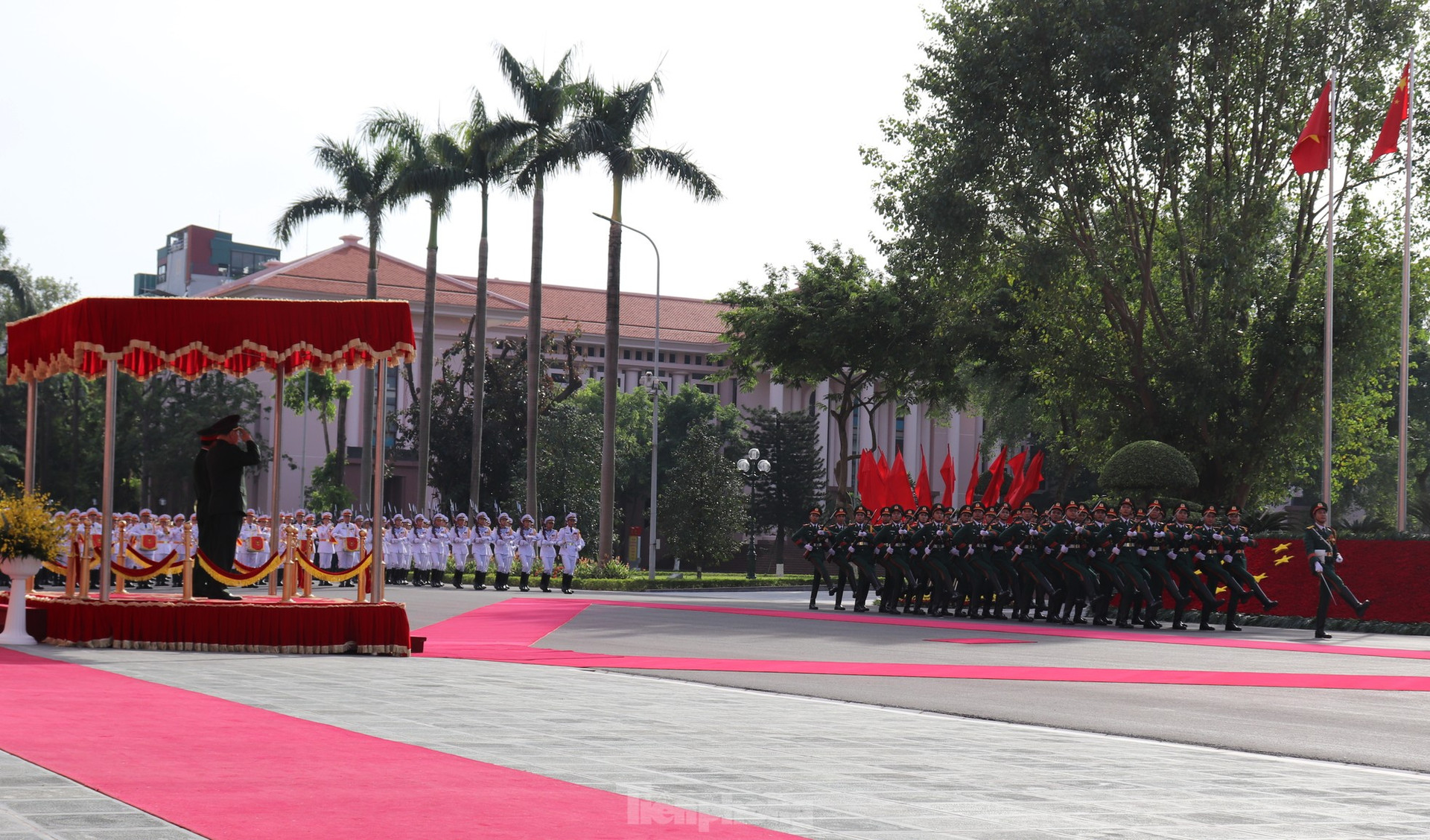 Đại tướng Phan Văn Giang hội đàm với Phó Chủ tịch Quân uỷ Trung ương Trung Quốc Trương Hựu Hiệp ảnh 3