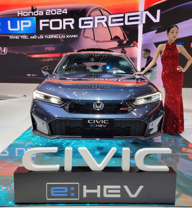 Cận cảnh Honda Civic hybrid mới ra mắt Việt Nam ảnh 2