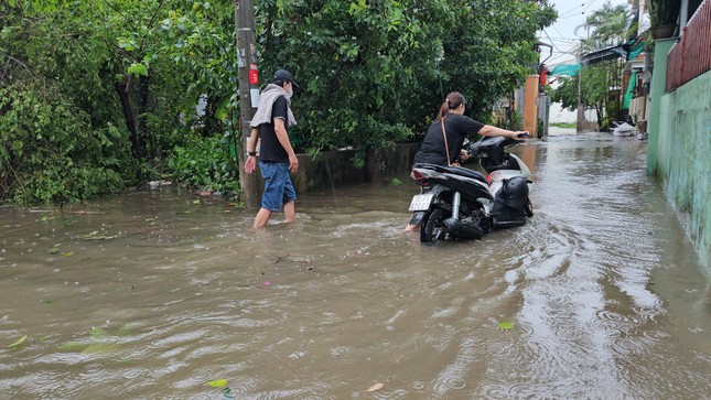 Lũ trên các sông Thừa Thiên-Huế lên mức báo động 3 ảnh 2