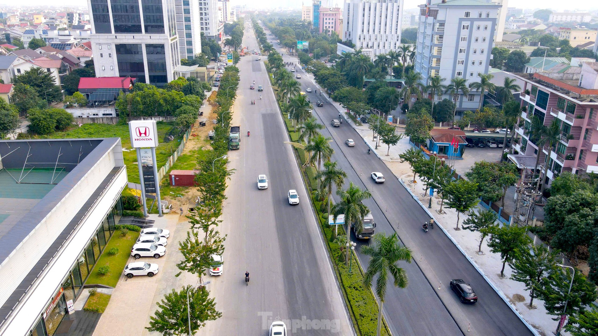 Nhếch nhác, hiểm nguy trên công trình thi công trăm tỉ đồng ảnh 2