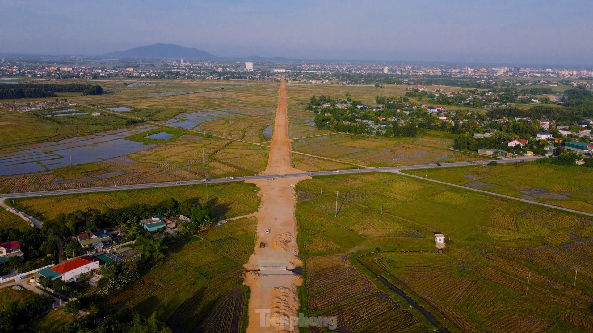 Hình hài nút giao cao tốc Bắc - Nam nối với thành phố Hà Tĩnh ảnh 1