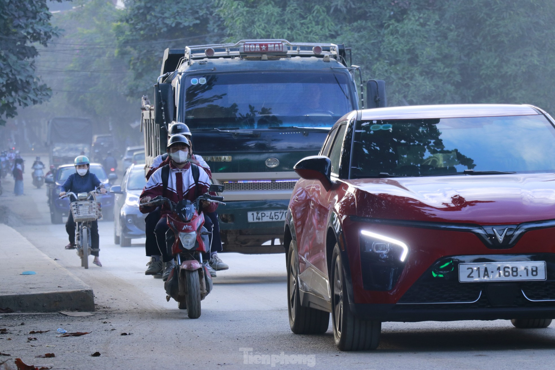 Sạt lở ‘rình rập’, san gạt khắp nơi, người dân Yên Bái sống chung với bụi ảnh 9