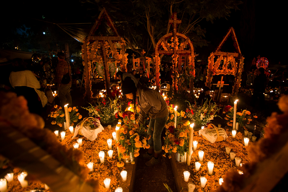 Lễ hội kỳ lạ dành cho người đã khuất ở Mexico: Sức hút còn lớn hơn cả Halloween, được UNESCO công nhận là Di sản văn hóa phi vật thể của nhân loại - ảnh 2