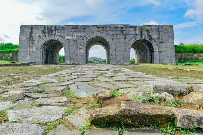 ‘Huy động’ 20.000m3 đá cùng 100.000m3 đất, Việt Nam xây dựng đại công trình bằng đá 600 năm tuổi cổ nhất Đông Nam Á, được công nhận Di sản Văn hóa Thế giới - ảnh 2