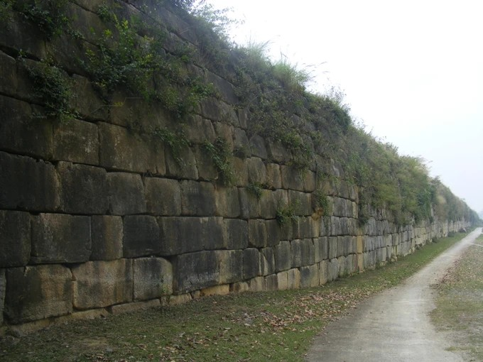 ‘Huy động’ 20.000m3 đá cùng 100.000m3 đất, Việt Nam xây dựng đại công trình bằng đá 600 năm tuổi cổ nhất Đông Nam Á, được công nhận Di sản Văn hóa Thế giới - ảnh 3