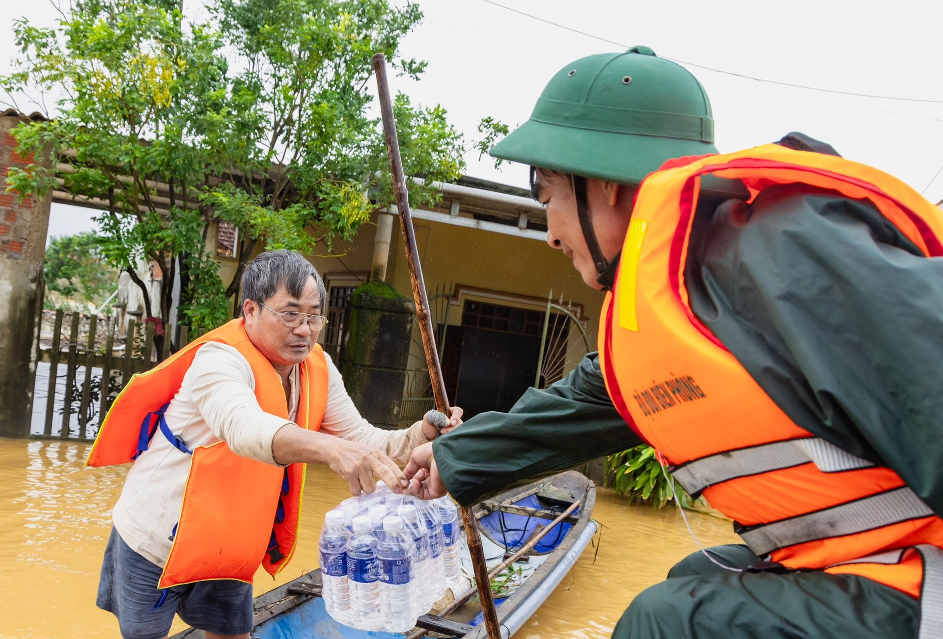 Những hình ảnh mới nhất nơi 'rốn lũ' Quảng Bình ảnh 4