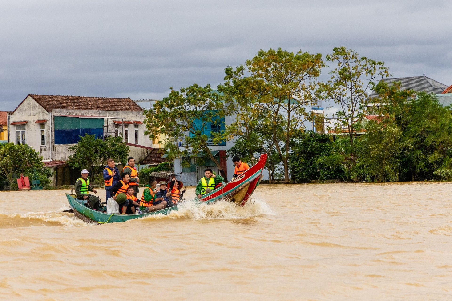 Những hình ảnh mới nhất nơi 'rốn lũ' Quảng Bình ảnh 1