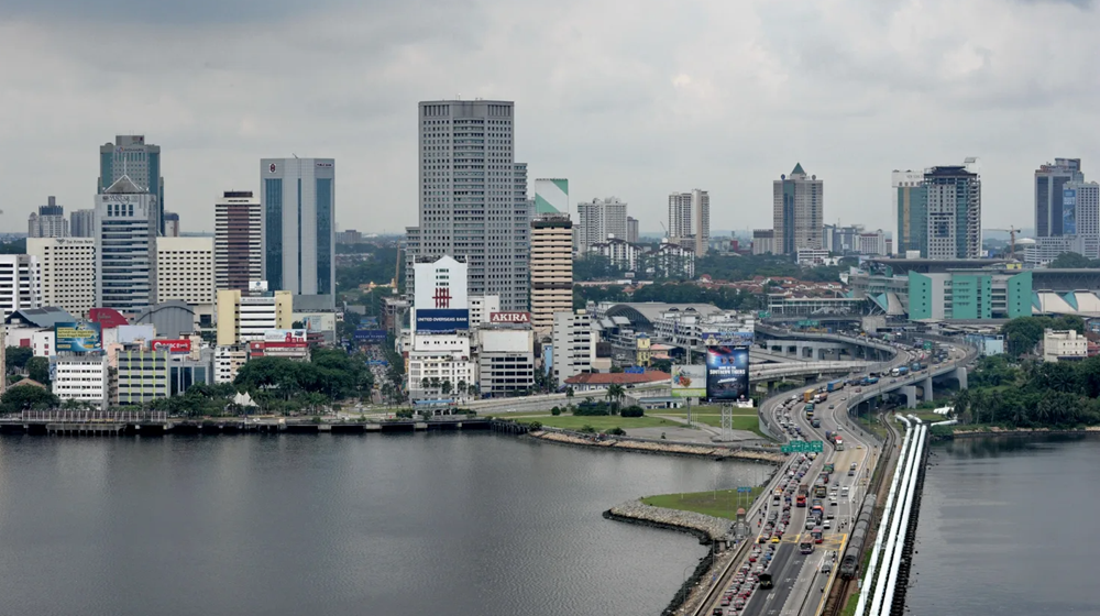 Tuyến đường sắt chỉ dài 4km nhưng chạy xuyên biên giới hai nước Đông Nam Á: Rút ngắn thời gian di chuyển từ hơn 1 giờ xuống chỉ còn vài phút, mở đường cho đặc khu kinh tế mang về 26 tỷ USD mỗi năm - ảnh 1