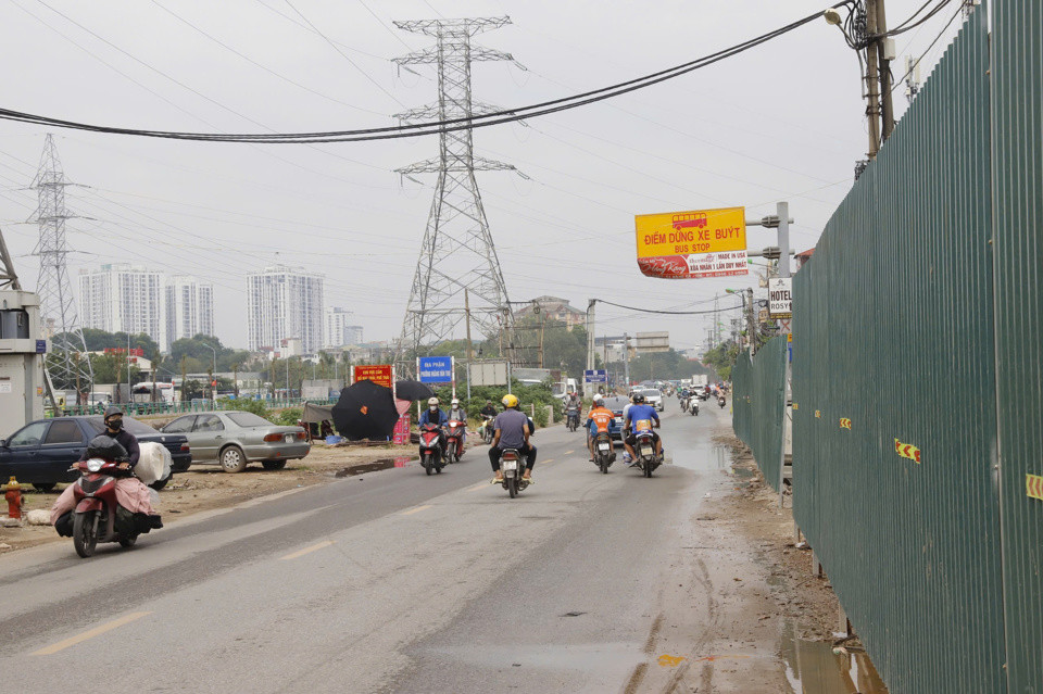 Hiện nay, đơn vị thi công đang tiến hành triển khai 4 mũi thi công.