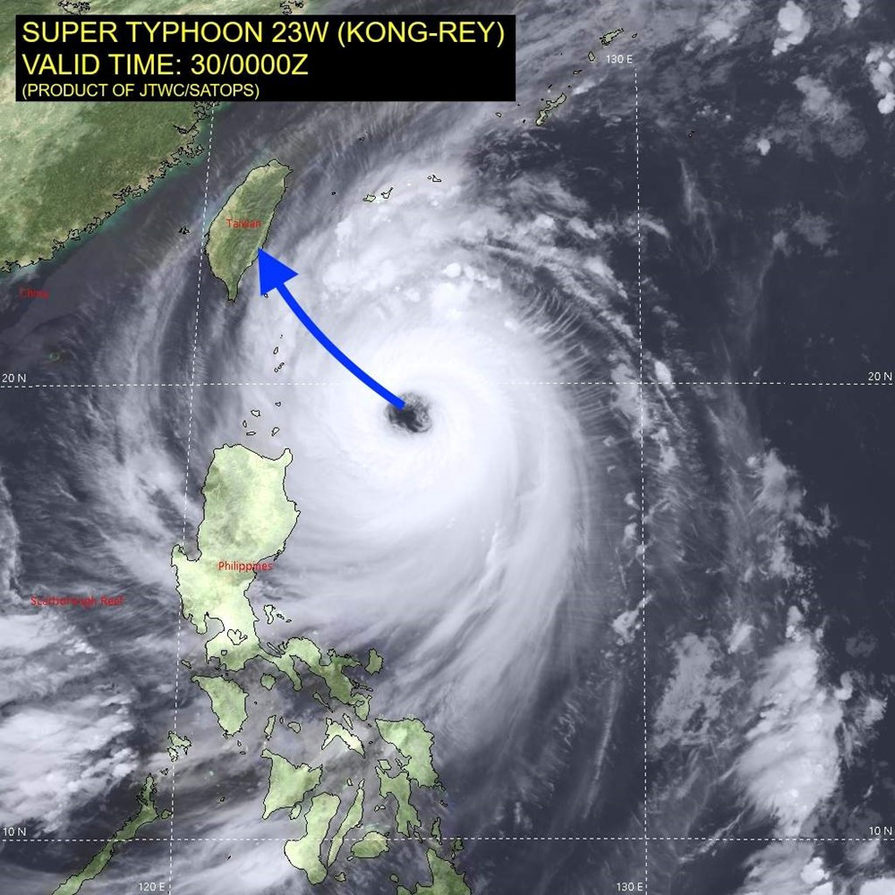 Siêu bão Kong-rey di chuyển theo hướng 'dị thường', mắt bão khổng lồ hiếm thấy - ảnh 2