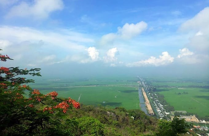 Kênh đào hơn 200 năm tuổi xác lập kỷ lục ‘kênh đào thủ công dài nhất’ Việt Nam: Huy động 90.000 dân binh làm việc hơn 4 năm, giúp 'ĐBSCL khỏi lo thiếu gạo ăn' - ảnh 1