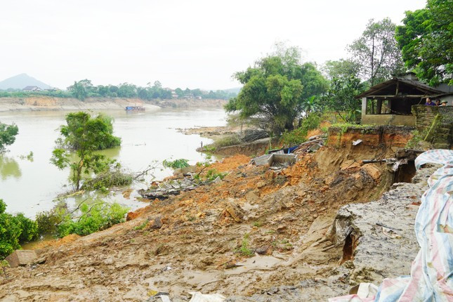 Vĩnh Phúc tính phương án di dời dân khu sạt lở bờ sông Lô ảnh 1