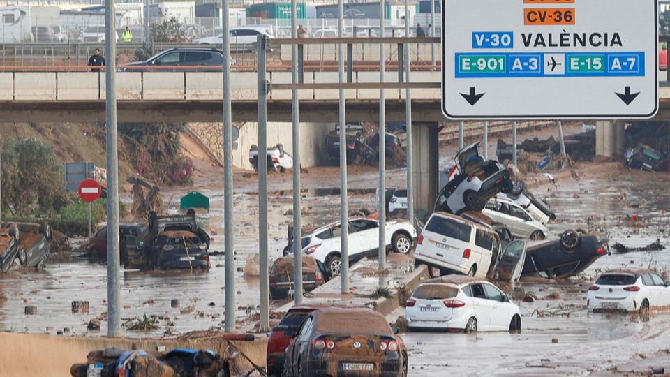 Lũ quét tại Tây Ban Nha gây thiệt hại nghiêm trọng về người và của. Ảnh: Skynews