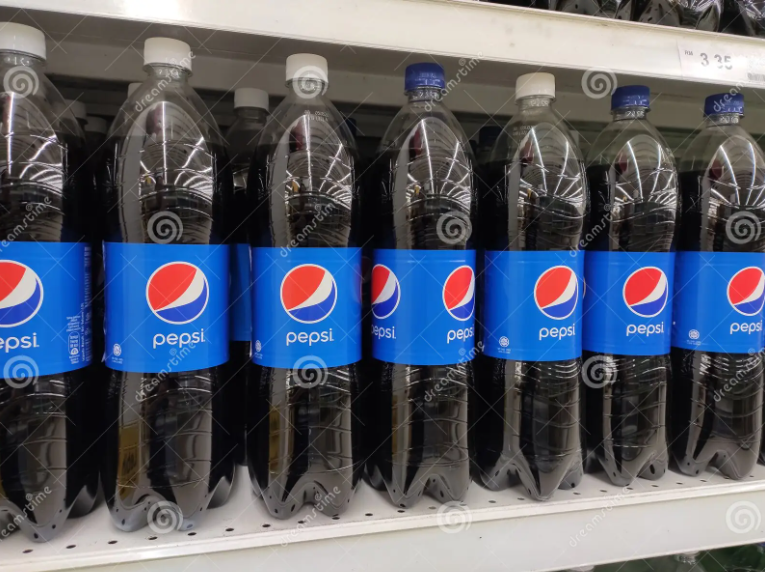 Sản phẩm Pepsi trên kệ hàng tại siêu thị. Ảnh: Dreamstime