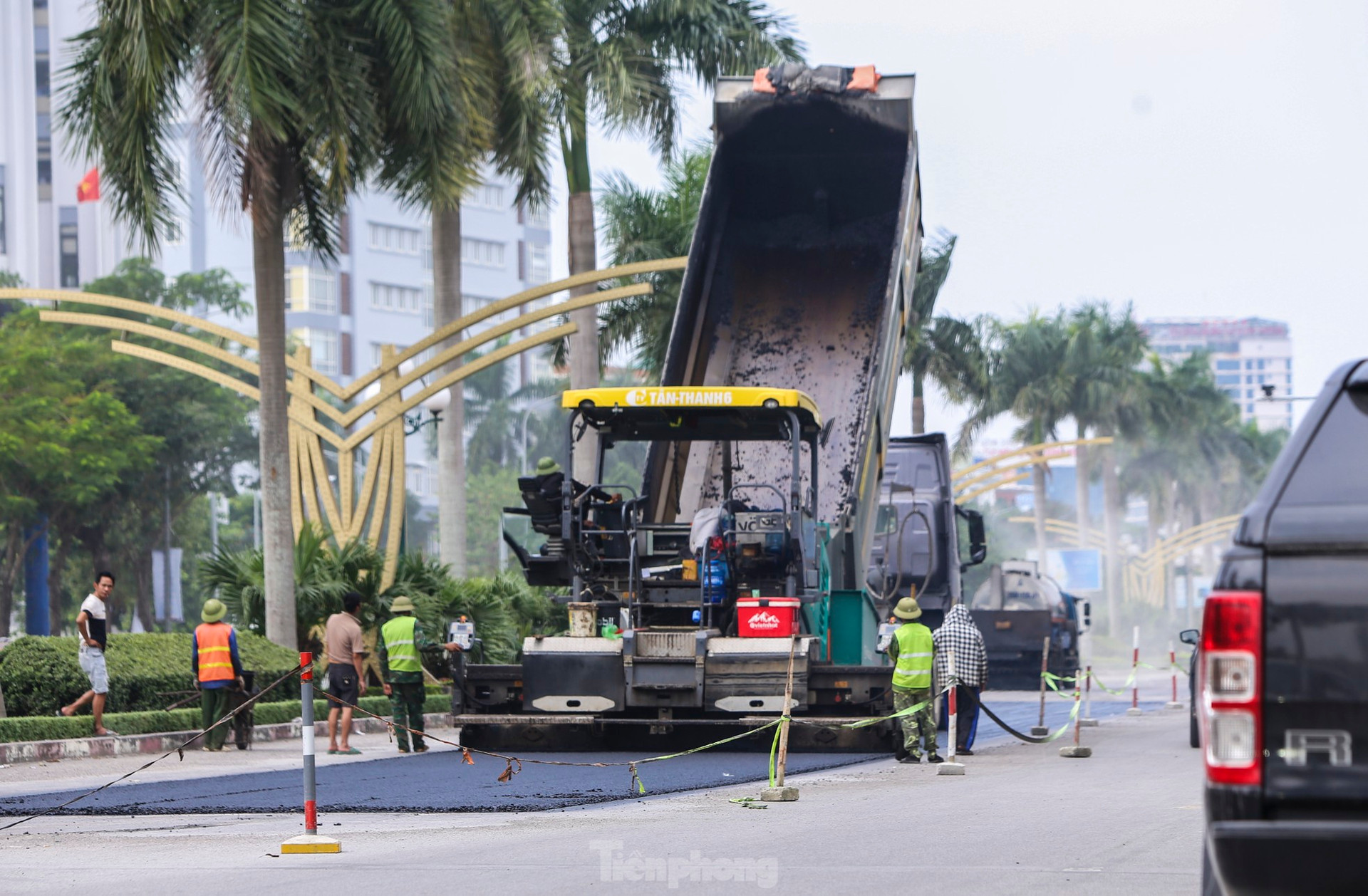 Kinh hoàng cảnh thổi bụi mịt mù 'tra tấn' người đi đường ảnh 3