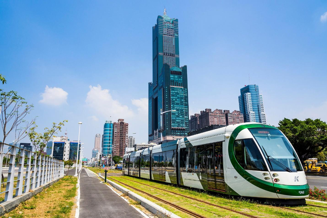 Đề xuất đường sắt nhẹ LRT đi thẳng từ TPHCM đến cửa khẩu quốc tế Mộc Bài? ảnh 2