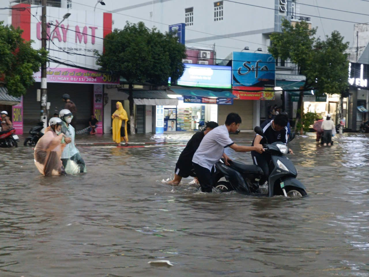 nguoi lao dong 2.jpg