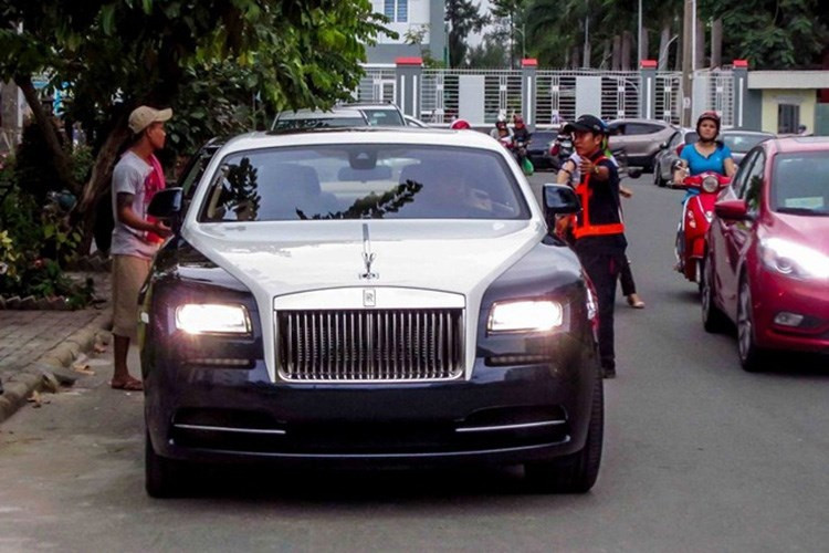 'Đại gia' Nguyễn Văn Dân sở hữu siêu xe Rolls- Royce Phantom EWB bị khởi tố