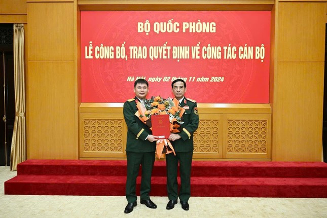 Thượng tá, Trung tá được bổ nhiệm làm Phó Tổng giám đốc Tập đoàn Viettel ảnh 1