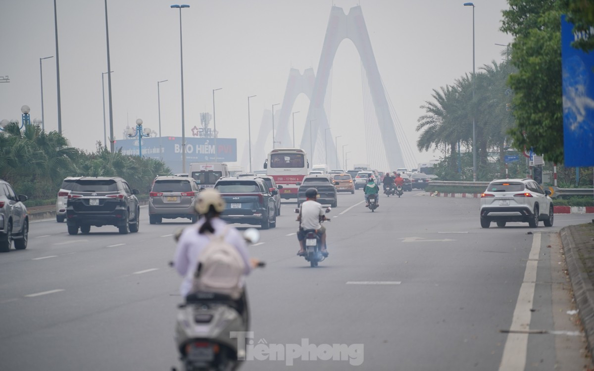 Trời Hà Nội mờ đục vì ô nhiễm, một số nơi không khí ở mức xấu ảnh 10