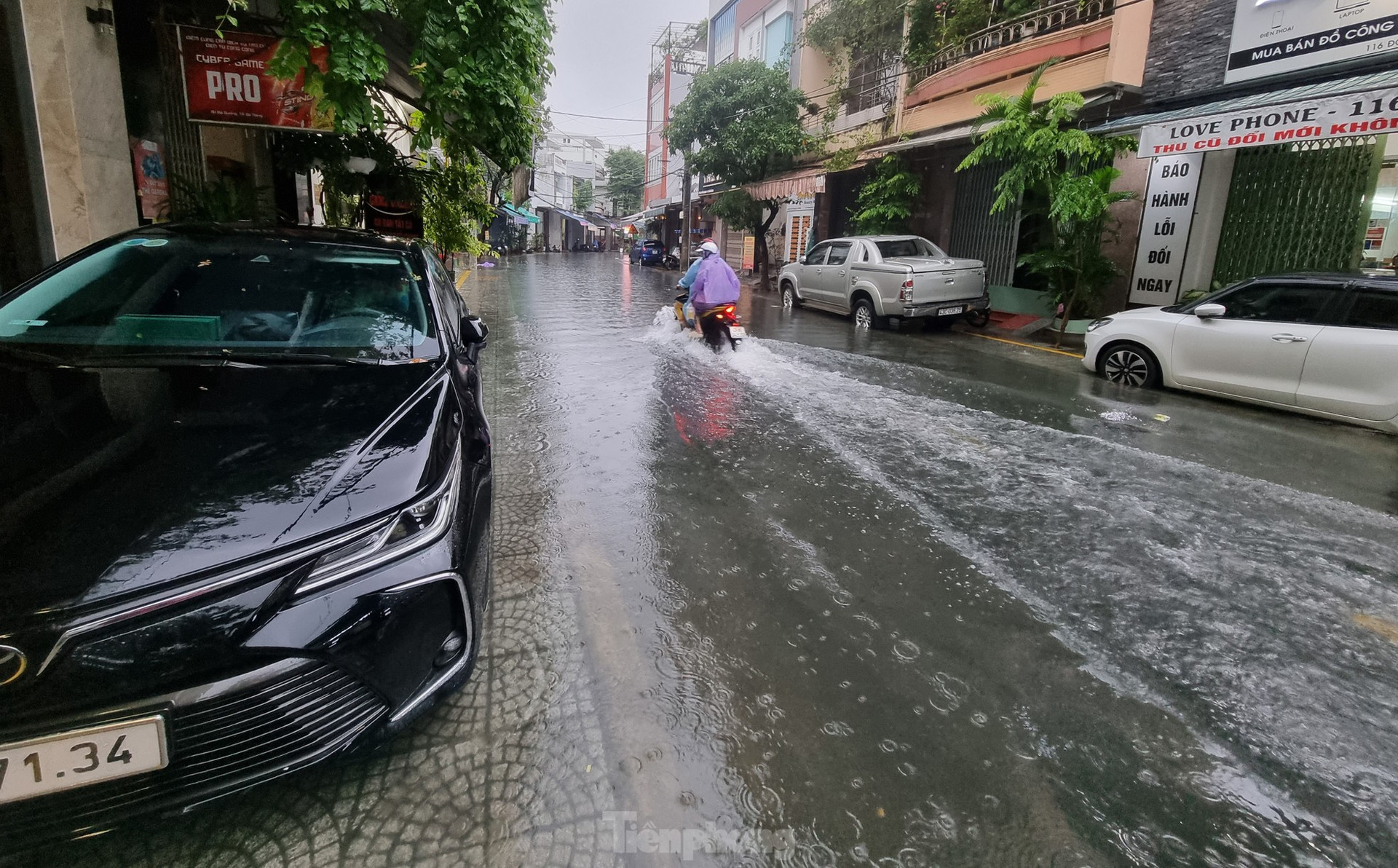 Khu dân cư giữa trung tâm Đà Nẵng di tản nhiều hộ dân vì nước ngập ảnh 15