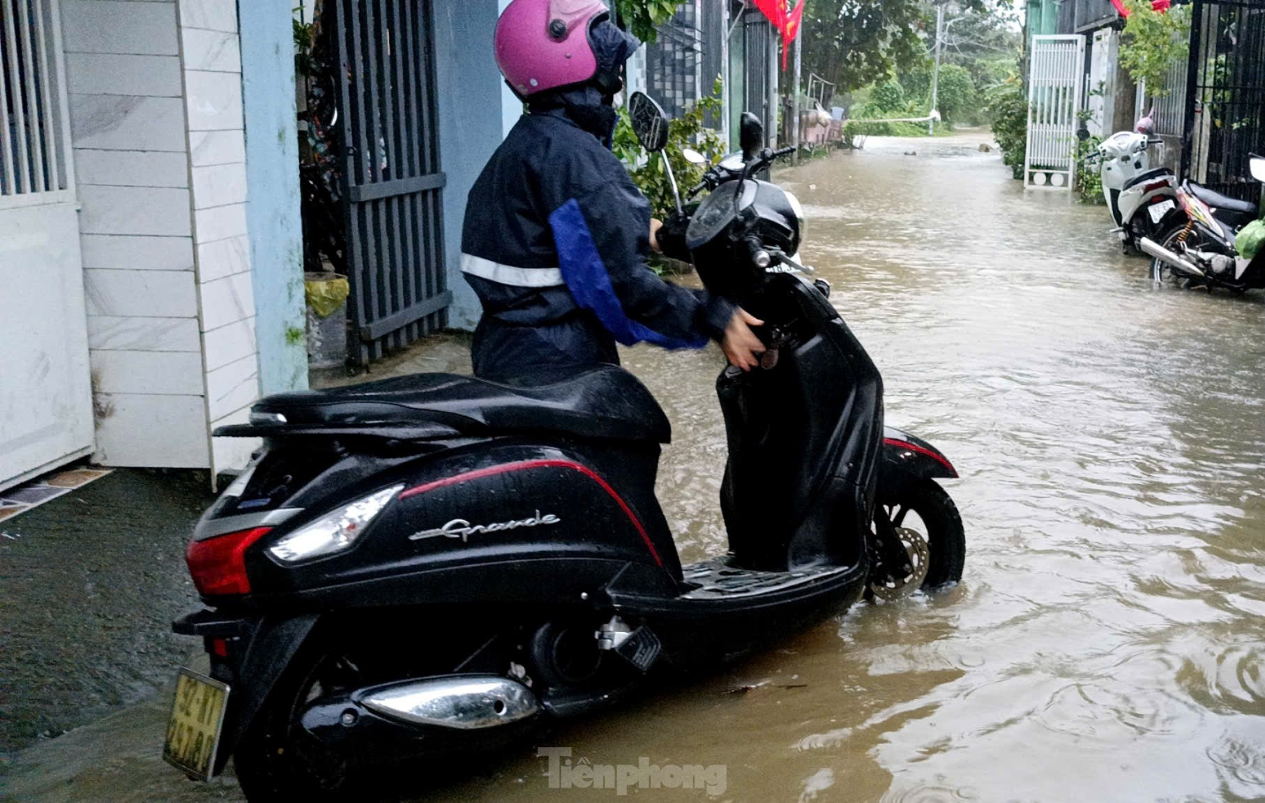 Đà Nẵng ngập do mưa lớn, nhà trường thông báo khẩn học sinh không tới lớp ảnh 3