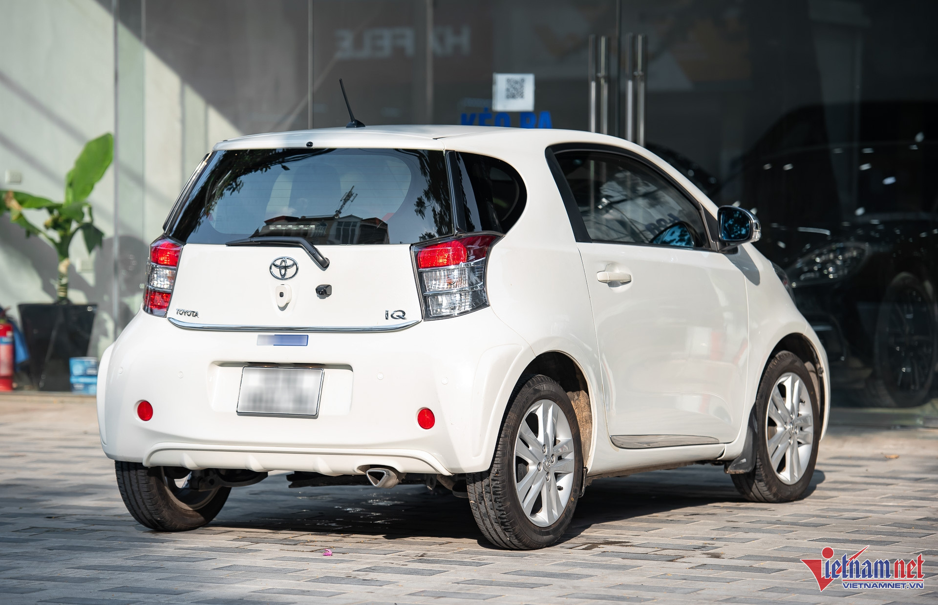 W-toyota iq 2.JPG.jpg