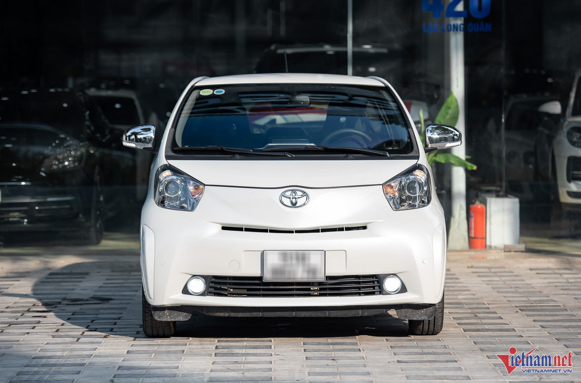 W-toyota iq 4.JPG.jpg