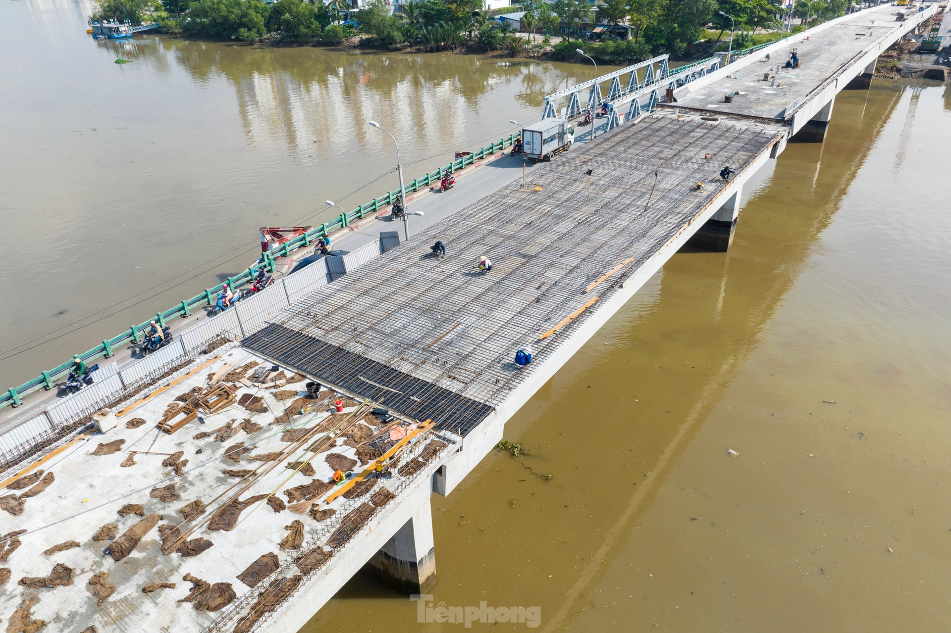 Cận cảnh cầu Phước Long nối quận 7 với huyện Nhà Bè sắp hoàn thành ảnh 3